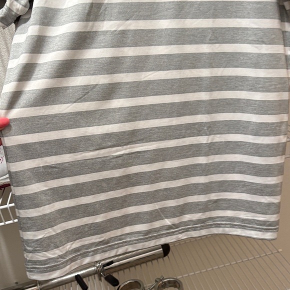 Under Armour Men's Light Gray and White Polo Shirt - Picture 5 of 7